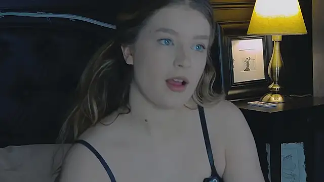 Snapshot of Mila_Hart chatting on 01-10-26, 06:31 Mila Hart online show from 01-10-26, 06:31