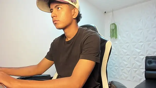 Alluringangel23 online show from 01-08-26, 01:08