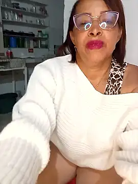 Snapshot of Jenna_01 chatting on 01-10-26, 04:14 Jenna 01 online show from 01-10-26, 04:14