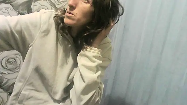  wolfxsnowy  online show from 05-14-26, 06:09