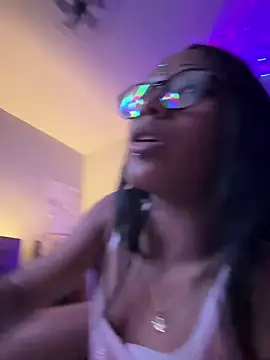 xouniq online show from 03-18-26, 12:25