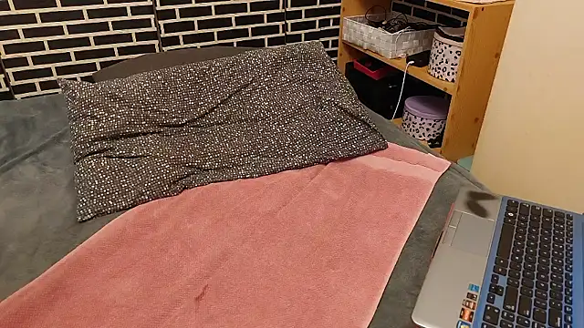 Spatgirl online show from 03-01-26, 04:09