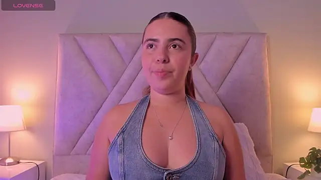 Snapshot of lismuller chatting on 01-09-26, 12:52 lismuller online show from 01-09-26, 12:52