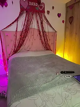 Snapshot of Nina_Belle chatting on 02-11-26, 03:11 Nina Belle online show from 02-11-26, 03:11