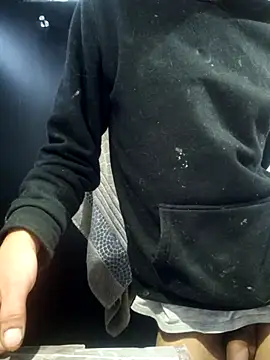 Snapshot of AlejandreBy chatting on 02-03-26, 03:28 AlejandreBy online show from 02-03-26, 03:28