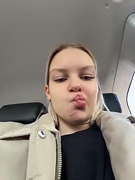 AshleyMur online show from 05-18-26, 05:57