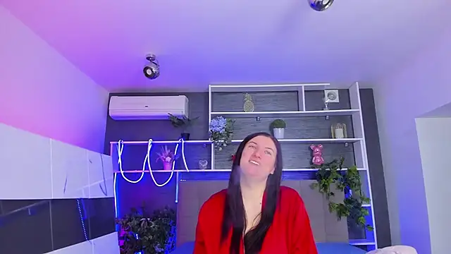 StephieRousee online show from 04-18-26, 05:33