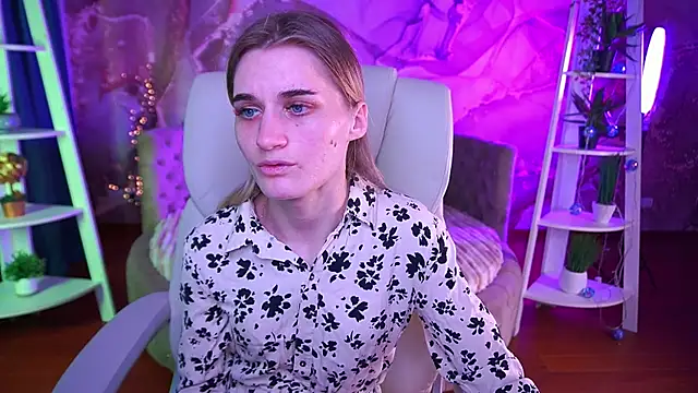 Snapshot of DiamondNina chatting on 03-05-26, 03:08 DiamondNina online show from 03-05-26, 03:08