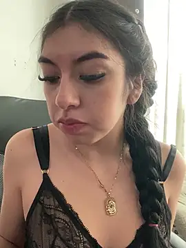 Snapshot of Natsrose chatting on 01-09-26, 12:52 Natsrose online show from 01-09-26, 12:52