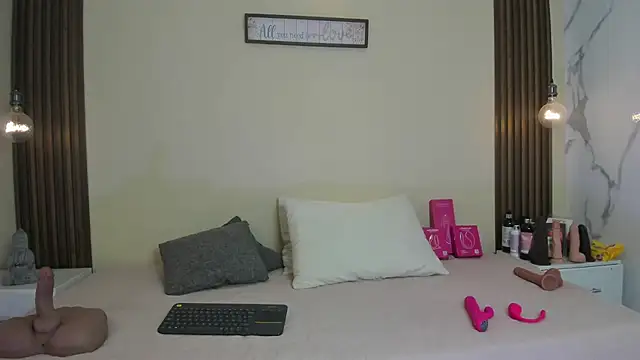 mia gold  online show from 07-09-26, 07:07