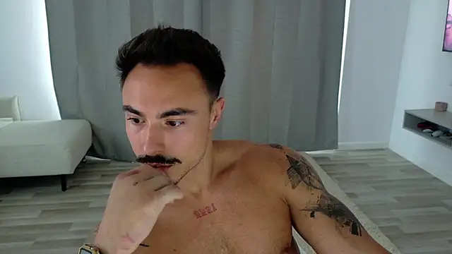 Snapshot of Master_Lukas chatting on 06-02-26, 04:20 Master Lukas online show from 06-02-26, 04:20