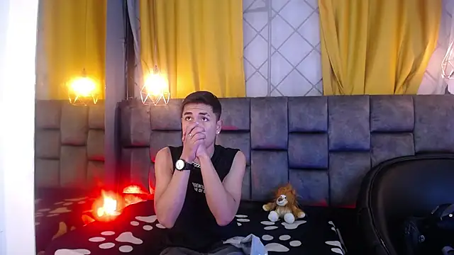 Snapshot of Maik_Russo chatting on 03-25-26, 11:38 Maik Russo online show from 03-25-26, 11:38