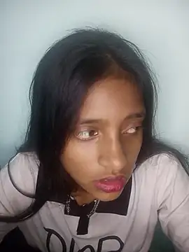 Snapshot of nikita_ranii chatting on 06-24-26, 04:11 nikita ranii online show from 06-24-26, 04:11