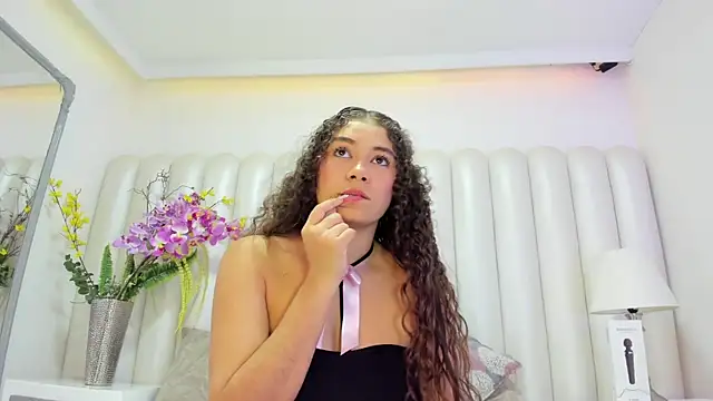 CamilaCastillo online show from 04-16-26, 09:39