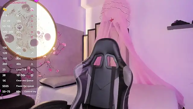 Luna  02 online show from 03-12-26, 11:49