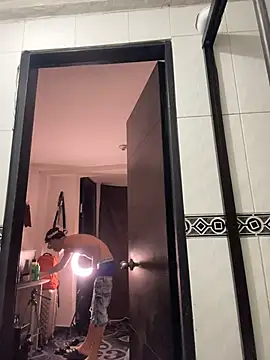 Snapshot of Zeus_Bigcock21 chatting on 01-06-26, 12:14 Zeus Bigcock21 online show from 01-06-26, 12:14