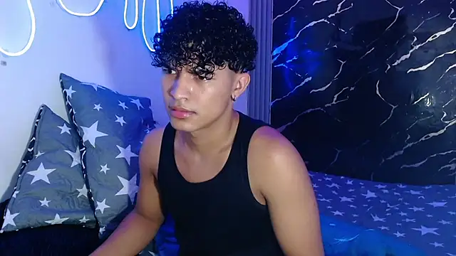 jamescurly00 online show from 03-12-26, 05:35