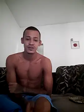 Snapshot of Magrinhodelicia011 chatting on 03-27-26, 04:40 Magrinhodelicia011 online show from 03-27-26, 04:40