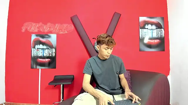 AVENGER BOYS2026 online show from 04-11-26, 07:13