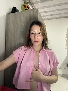 Snapshot of NatalyPinky chatting on 03-22-26, 10:35 NatalyPinky online show from 03-22-26, 10:35