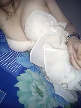 Snapshot of -Nicole-e chatting on 02-03-26, 02:53 -Nicole-e online show from 02-03-26, 02:53