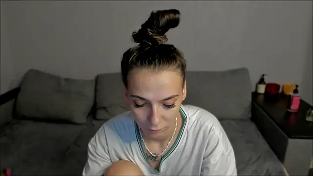 Snapshot of AnnaMized chatting on 02-26-26, 01:37 AnnaMized online show from 02-26-26, 01:37