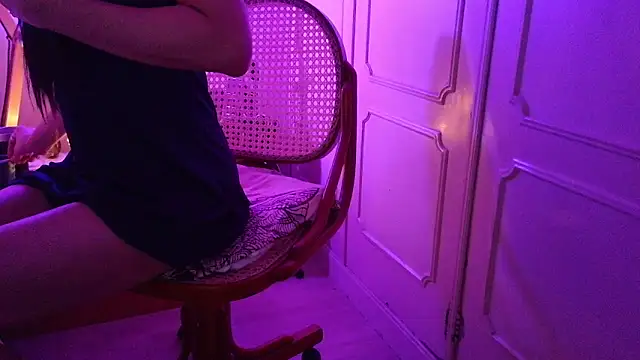 Snapshot of WarmSound chatting on 02-11-26, 06:29 WarmSound online show from 02-11-26, 06:29