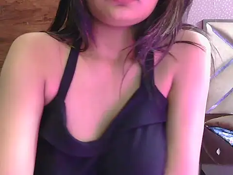 Snapshot of sweet_riyaaa chatting on 07-10-26, 04:31 sweet riyaaa online show from 07-10-26, 04:31