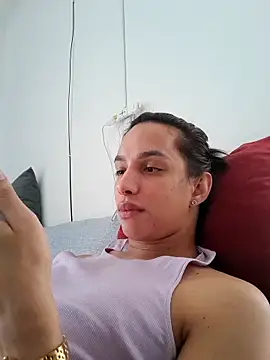 ofjuliaa online show from 05-15-26, 05:53