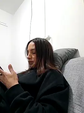 ofjuliaa online show from 05-19-26, 02:07