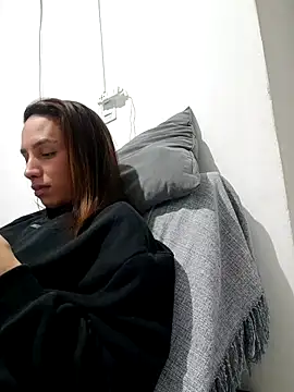 ofjuliaa online show from 06-18-26, 02:56