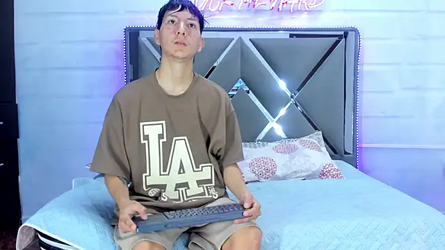 BunnyLove  online show from 01-13-26, 12:05