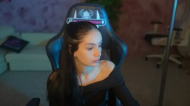 Snapshot of Mila_Rose054 chatting on 06-03-26, 04:48 Mila Rose054 online show from 06-03-26, 04:48