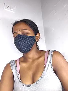 Royal-girl78 online show from 02-15-26, 04:47