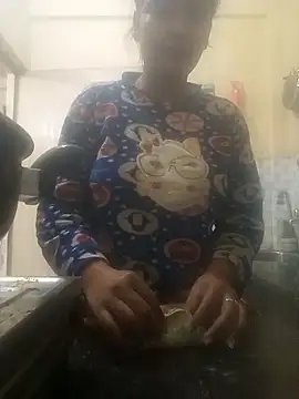 Snapshot of sakina121 chatting on 01-11-26, 01:27 sakina121 online show from 01-11-26, 01:27