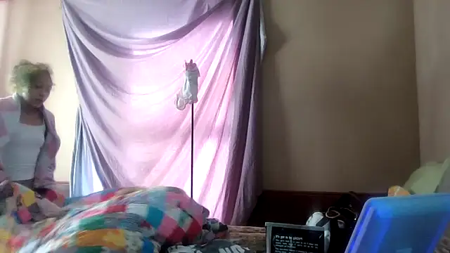 Snapshot of Tamiii420 chatting on 01-09-26, 03:26 Tamiii420 online show from 01-09-26, 03:26