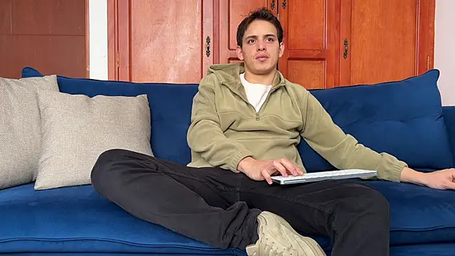 Enzho liam online show from 02-06-26, 05:05