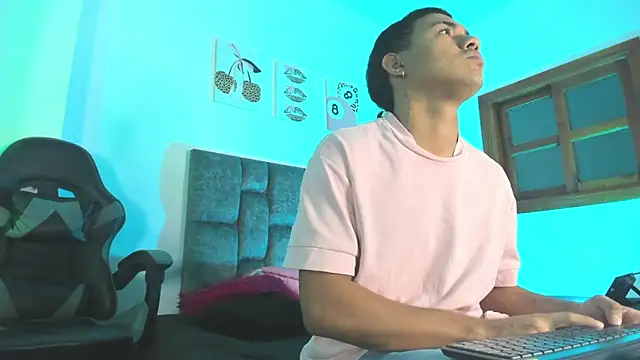 Liamsubtle01 online show from 04-09-26, 11:04