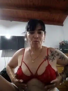 Snapshot of Amanda_luv chatting on 01-07-26, 05:26 Amanda luv online show from 01-07-26, 05:26