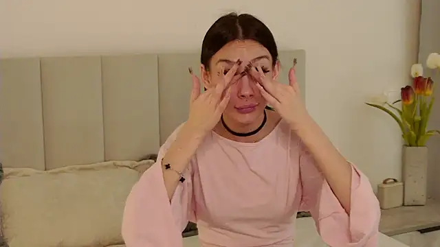 KatieRouge   online show from 03-11-26, 06:36