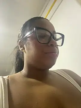 Snapshot of NataliaMillers chatting on 06-14-26, 03:52 NataliaMillers online show from 06-14-26, 03:52