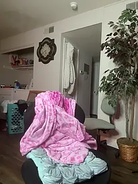 Snapshot of hispinkfreak219 chatting on 02-14-26, 05:37 hispinkfreak219 online show from 02-14-26, 05:37