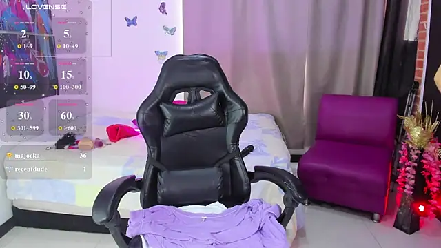 Snapshot of lune_rose chatting on 03-08-26, 05:28 lune rose online show from 03-08-26, 05:28