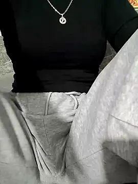 Snapshot of -LunaLust chatting on 01-08-26, 01:52 -LunaLust online show from 01-08-26, 01:52