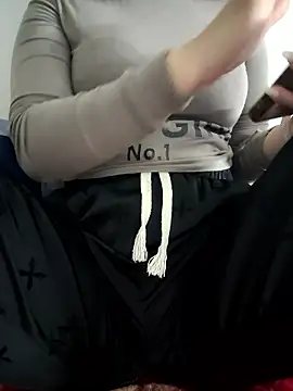 Snapshot of -LunaLust chatting on 01-09-26, 09:56 -LunaLust online show from 01-09-26, 09:56