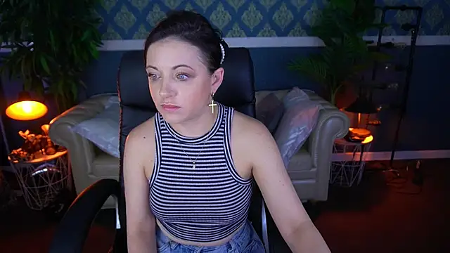Dafni Monn online show from 06-07-26, 05:44