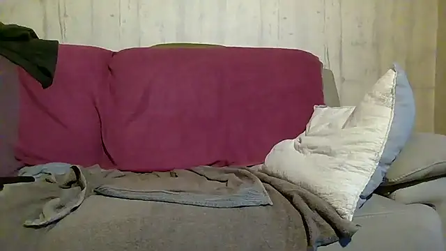 Snapshot of Helinetrav chatting on 05-03-26, 06:47 Helinetrav online show from 05-03-26, 06:47