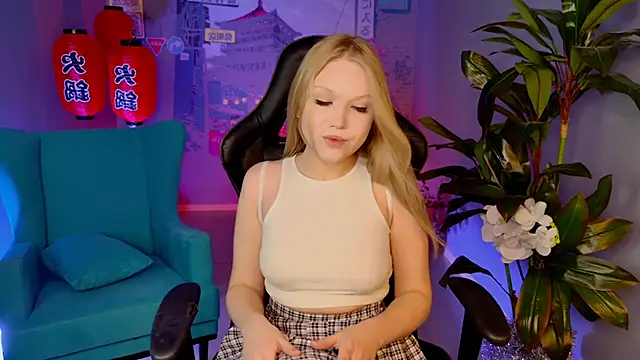 Snapshot of ChloeWhite chatting on 01-11-26, 02:00 ChloeWhite online show from 01-11-26, 02:00