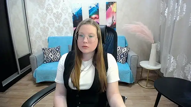 Snapshot of kuri_u chatting on 01-08-26, 10:50 kuri u online show from 01-08-26, 10:50