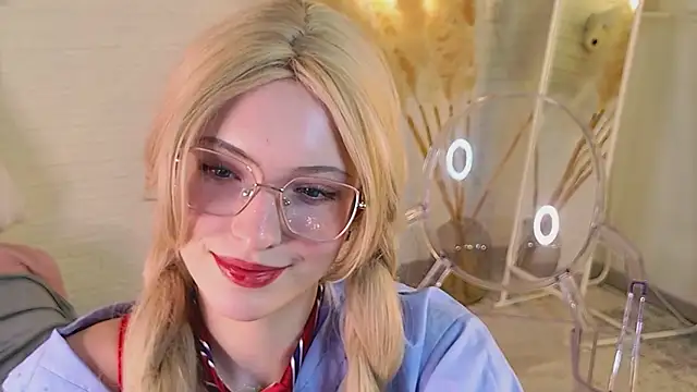 Snapshot of Yayaa_Love chatting on 03-15-26, 04:13 Yayaa Love online show from 03-15-26, 04:13